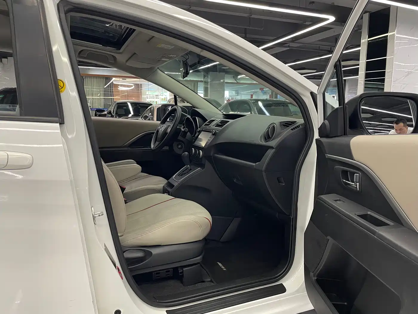 Mazda Mazda5 2013 2013 2.0L Automatic Luxury