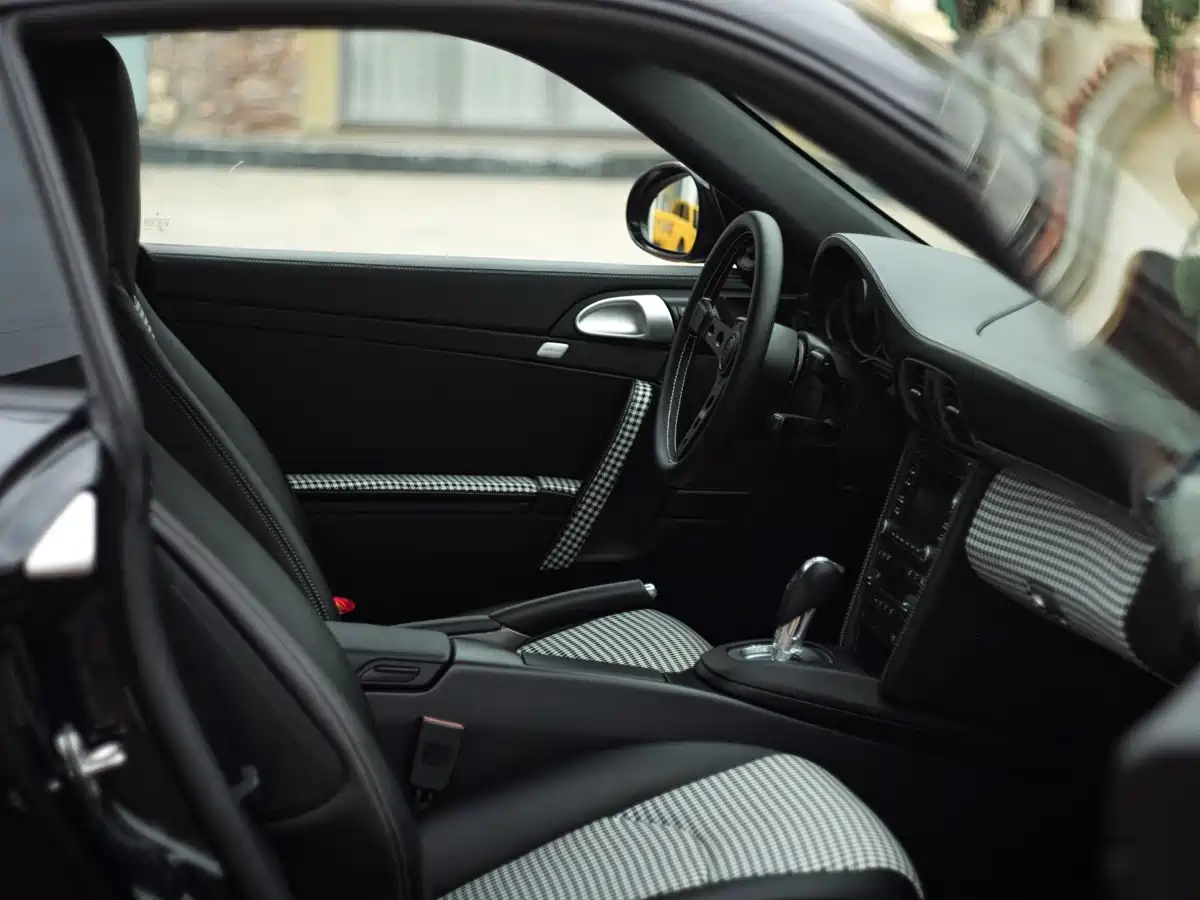 Porsche 911 2010 Carrera 3.6L фото 22