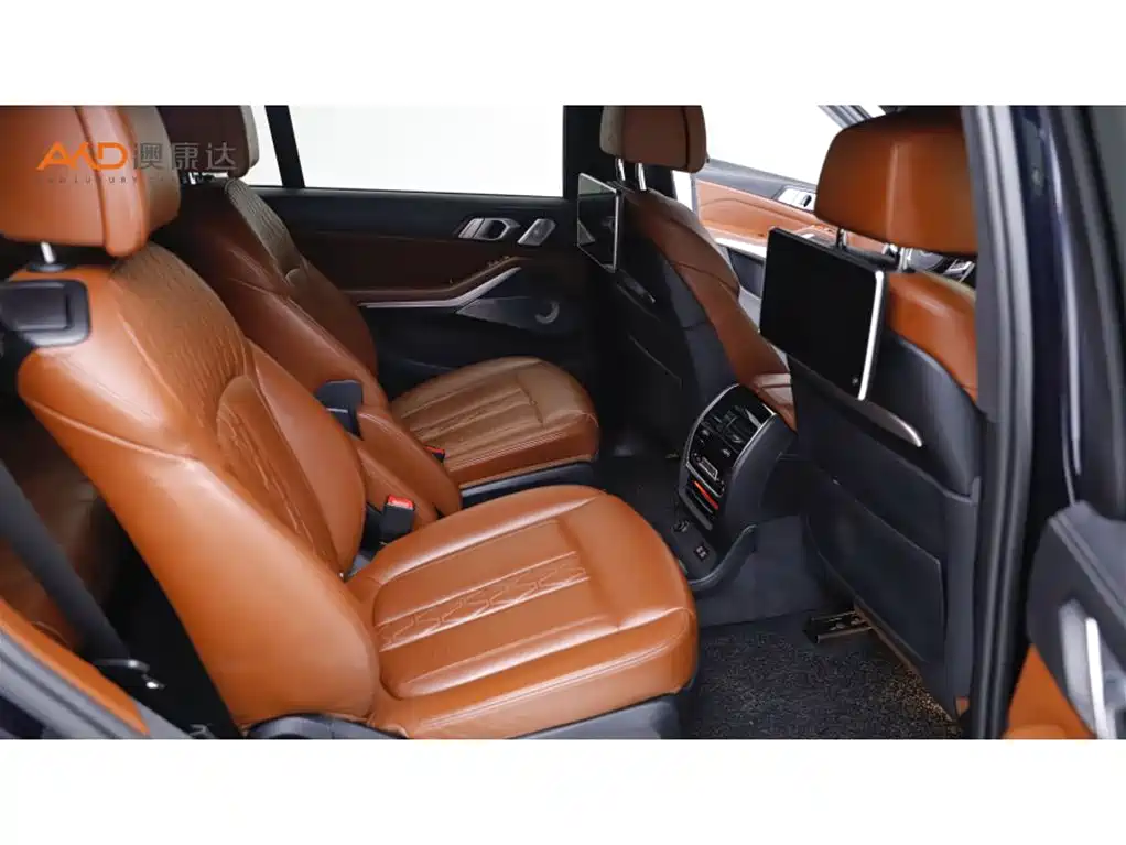 Фото 8 - BMW X7