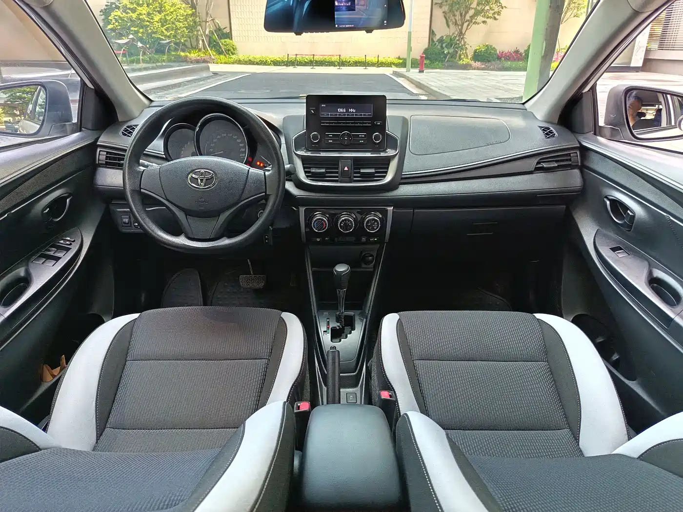 Toyota YARiS L Zhi Xuan 2020 Zhi Xuan X 1.5L CVT Leading фото 9