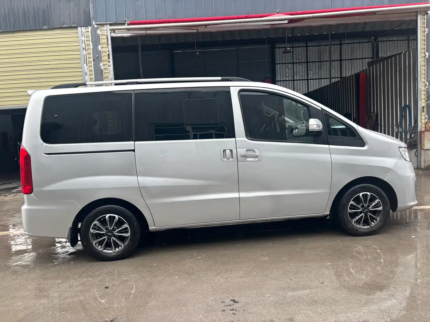 JAC Refine M3 2021 2019 IKEA Edition 1.8L Luxury Version