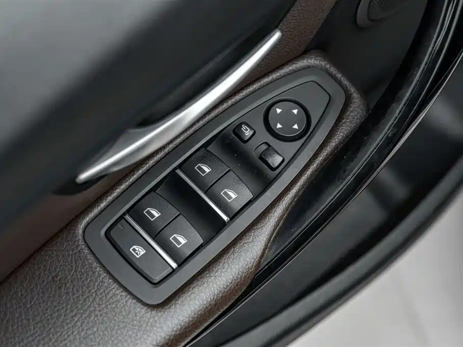 BMW 3 Series 2018 320Li Fashion Style фото 15