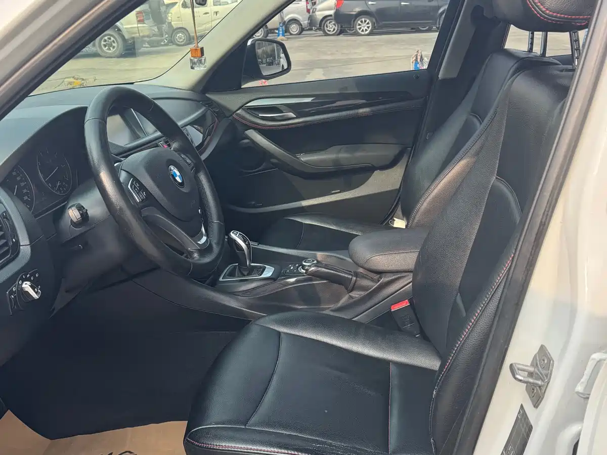 BMW X1 2015 Model sDrive18i Fashion Advanced Edition фото 7