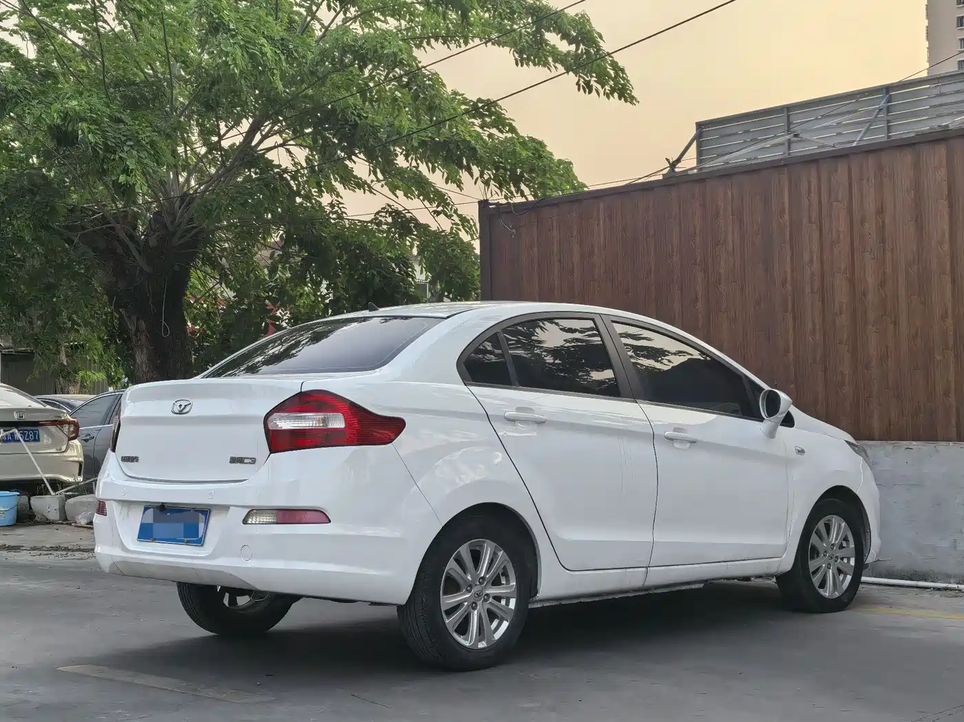 Cowin Kaiyi C3 2017 2015 1.5L Manual Gold Diamond