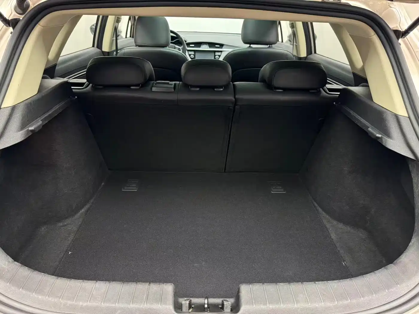 GEELY AUTOMOBILE EMGRAND GS