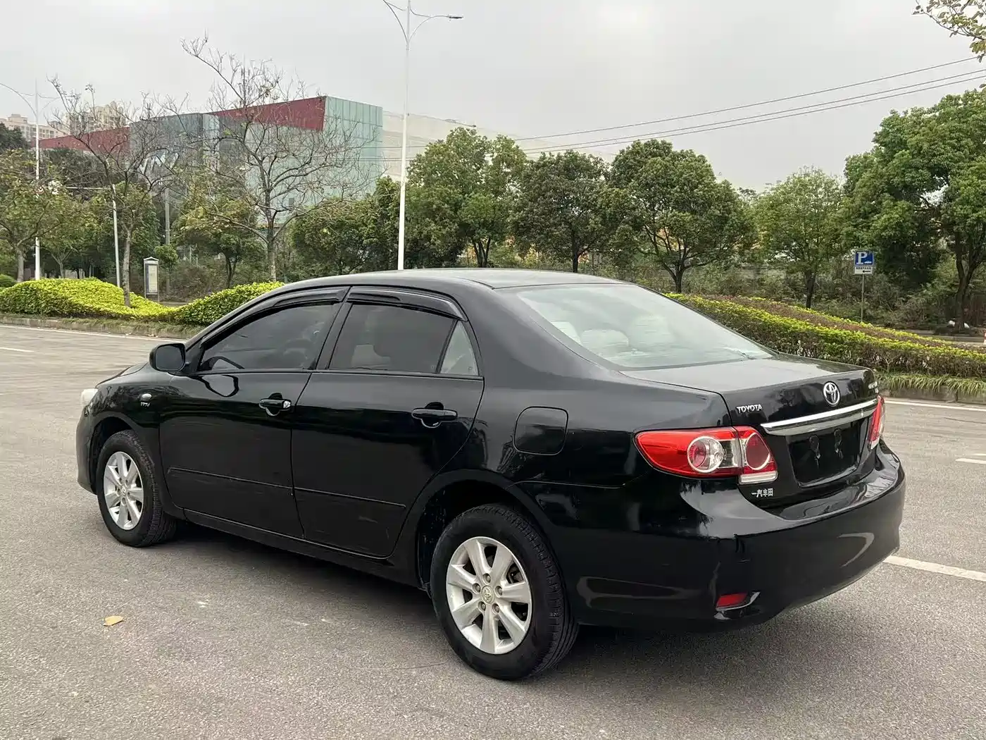 Toyota Corolla 2013 Special Edition 1.6L Manual Ultimate Cool GL фото 5