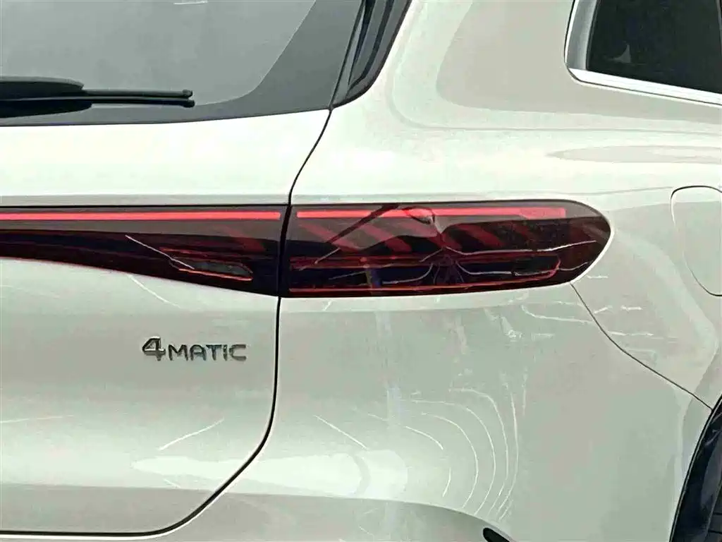 MERCEDES-BENZ EQS SUV