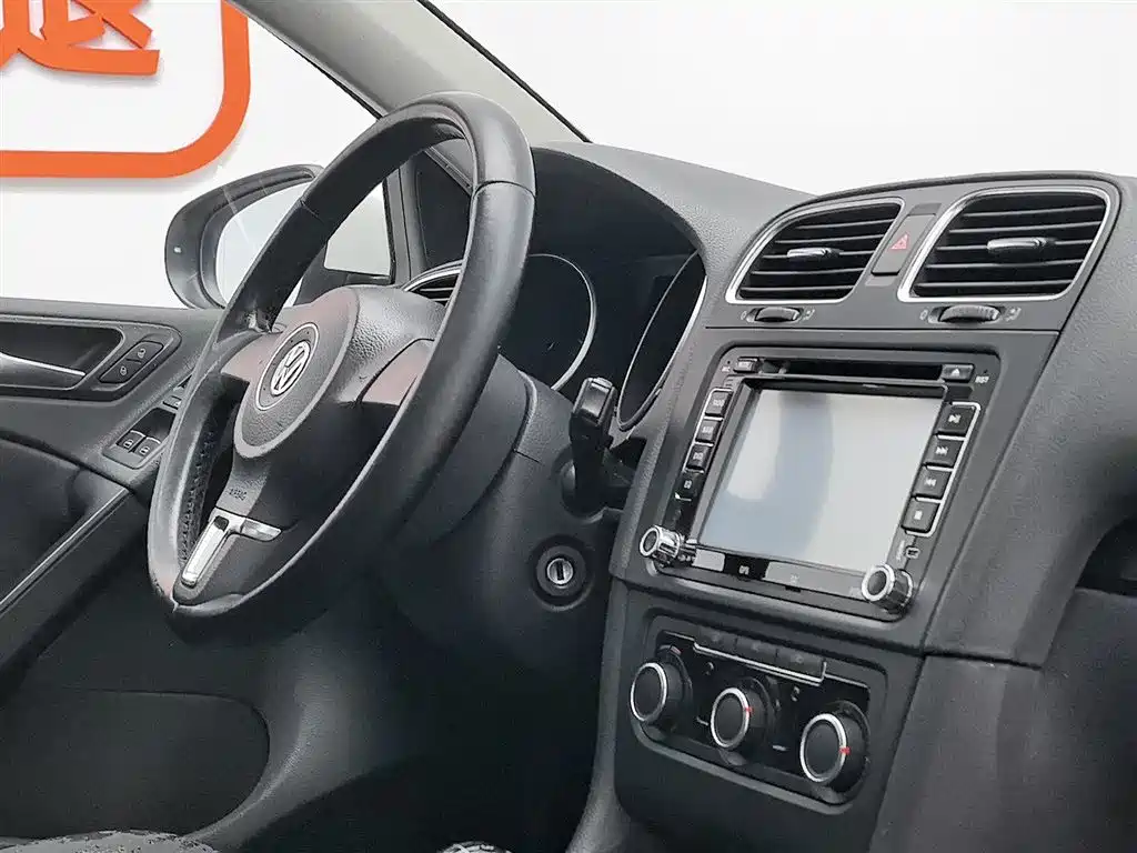 Volkswagen Golf 2012 1.6 Manual Comfort Type фото 22