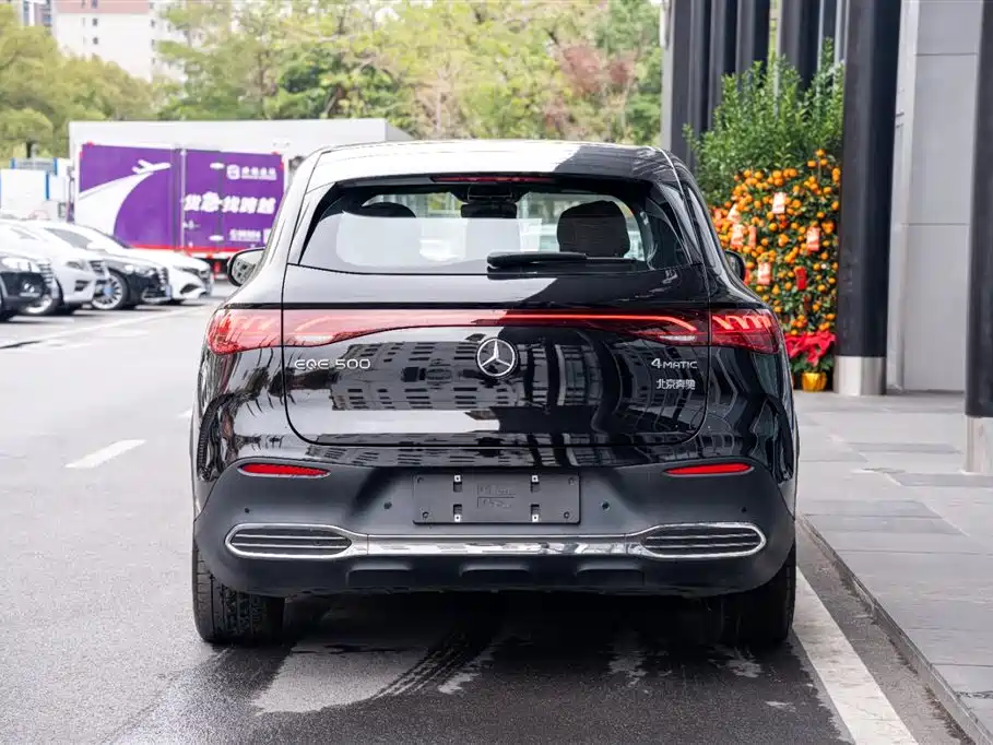 MERCEDES-BENZ EQE SUV