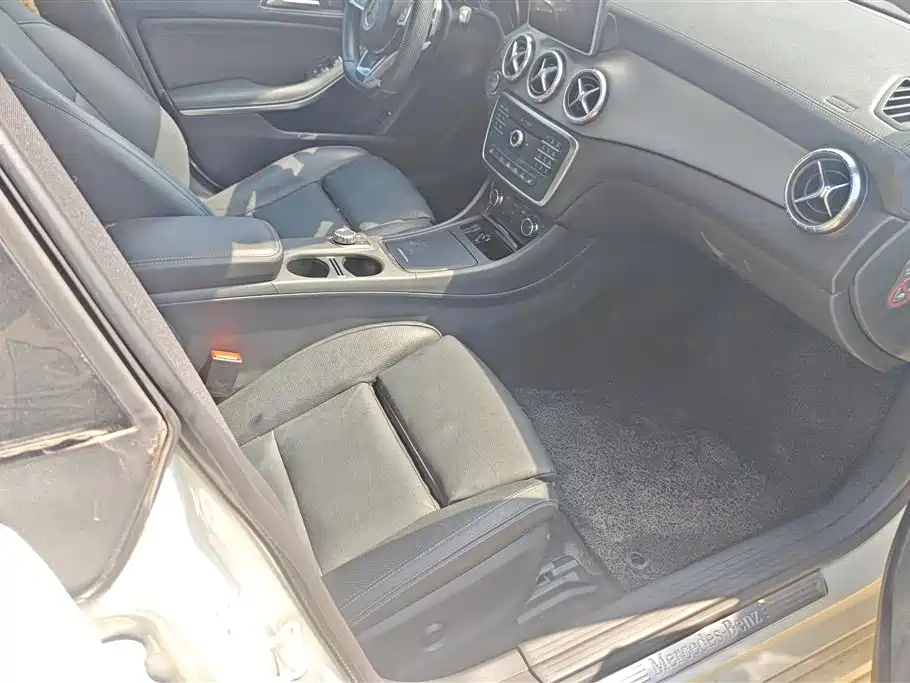 Mercedes-Benz CLA (Import) 2016 CLA 260 4MATIC фото 8