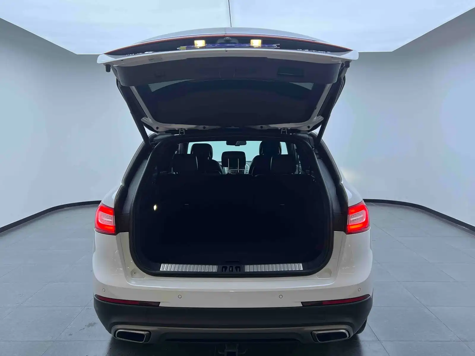 Photo 31 - Lincoln MKX