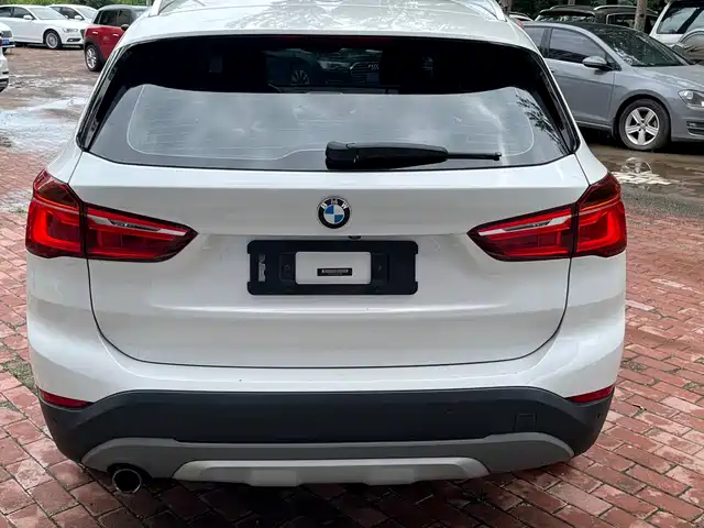 BMW X1 2018 sDrive18Li Premium Model — фото 4