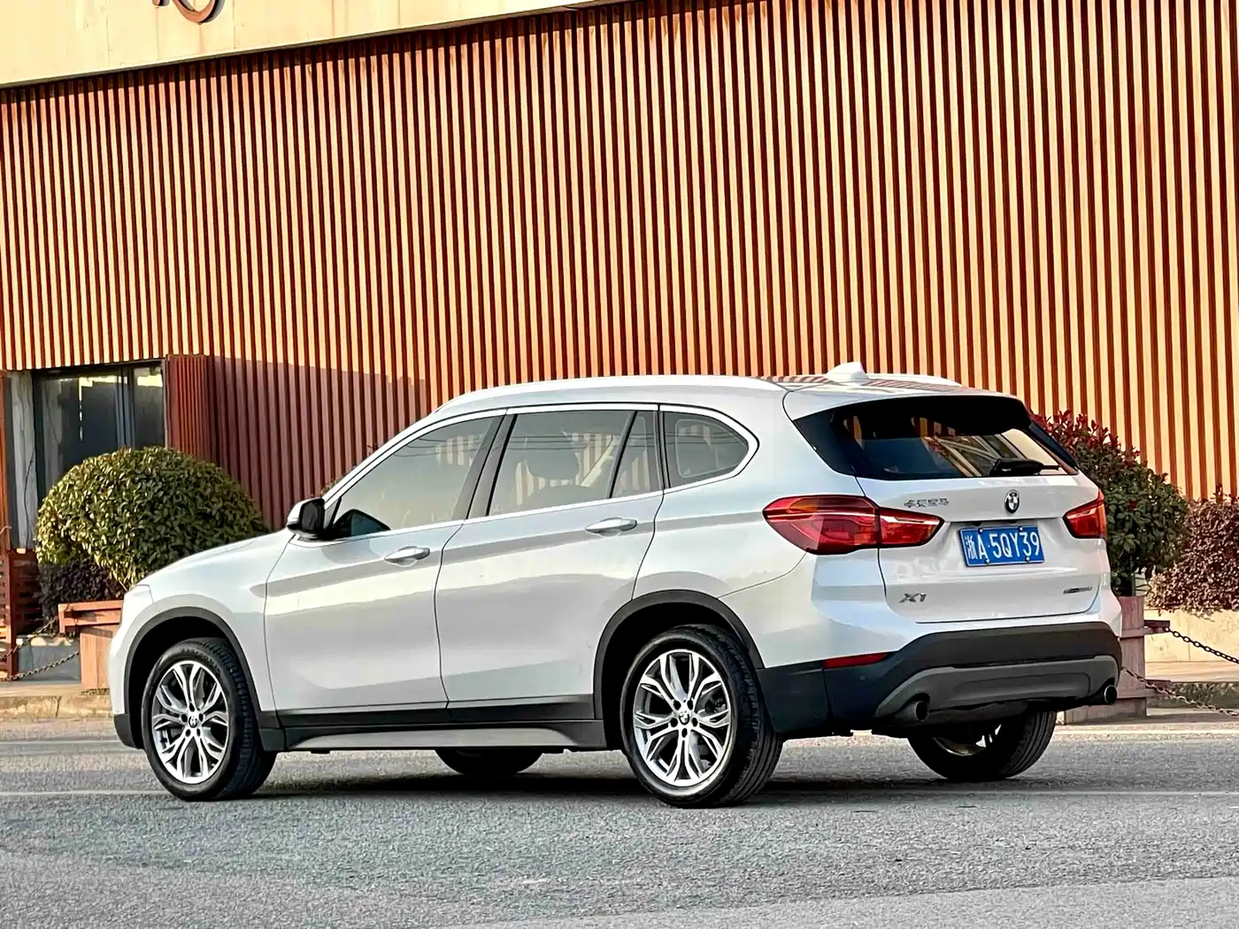 BMW X1 2019 sDrive20Li Leading Model фото 5