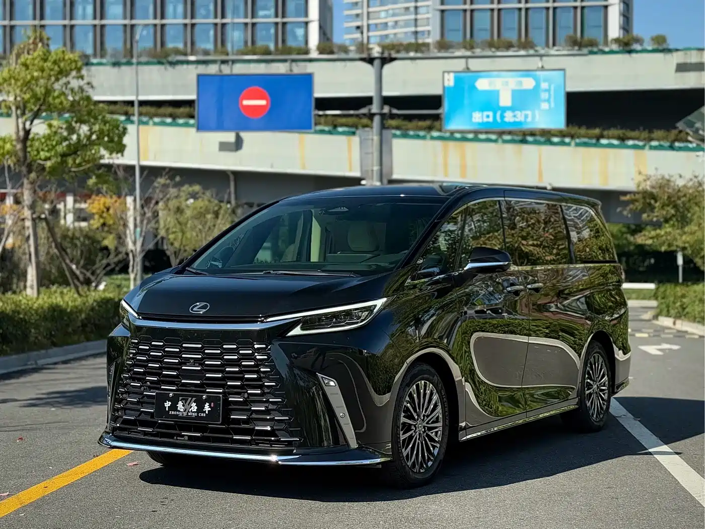 Lexus LM 2024 2023 500h 6-Seater Prestige Edition