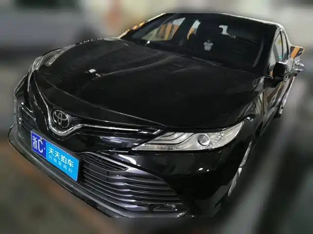 Toyota Camry 2019 Facelift 2.0G Luxury Edition — фото 1