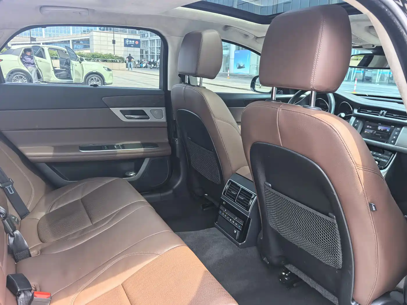 Jaguar XFL 2017 XFL 2.0T 240PS Luxury Edition фото 10