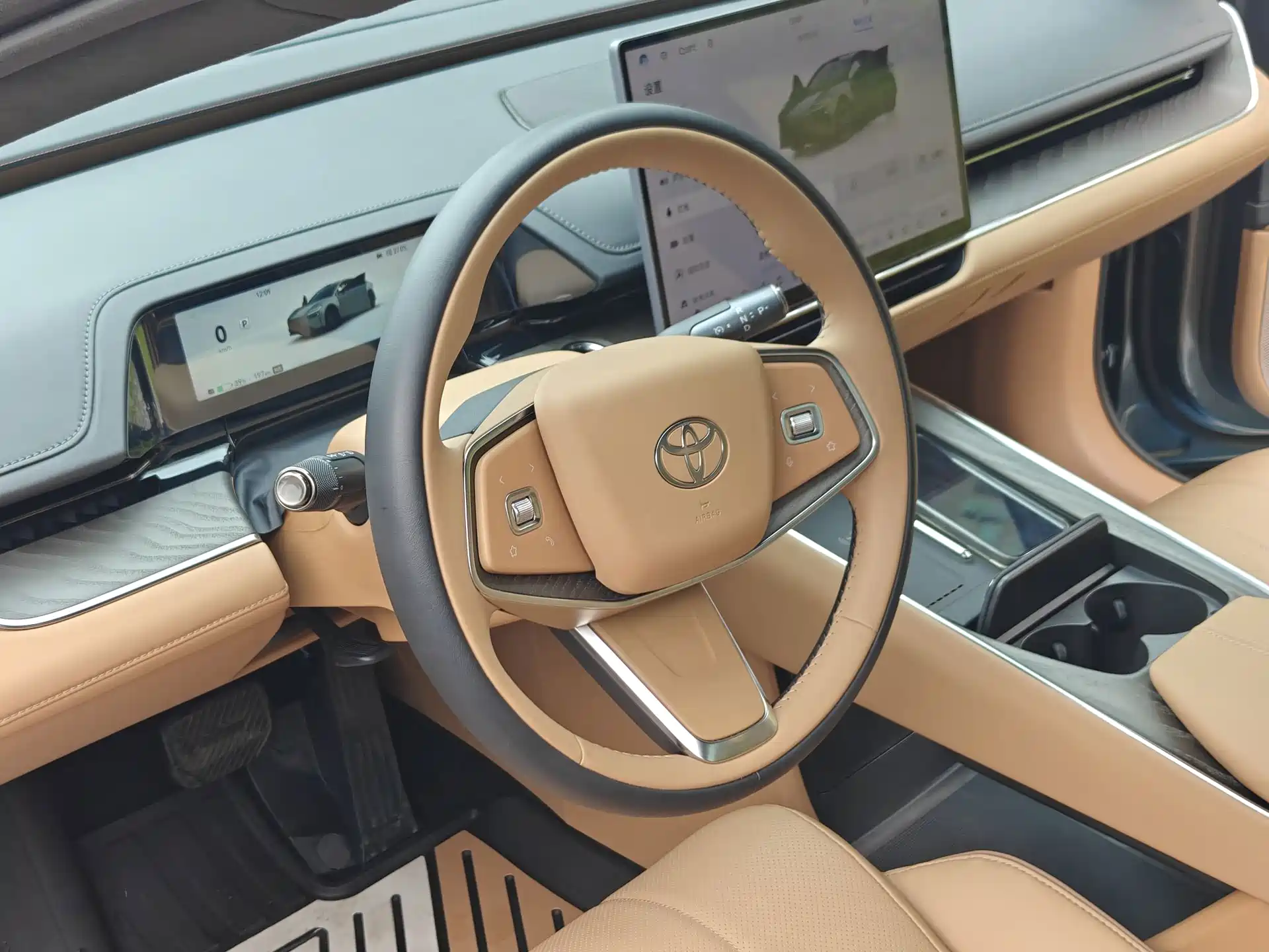 Фото 7 - Toyota bZ7