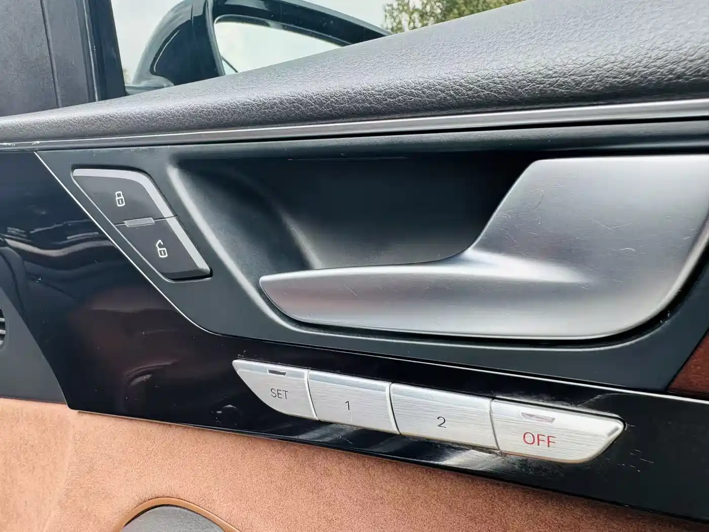 Фото 14 - Audi A8