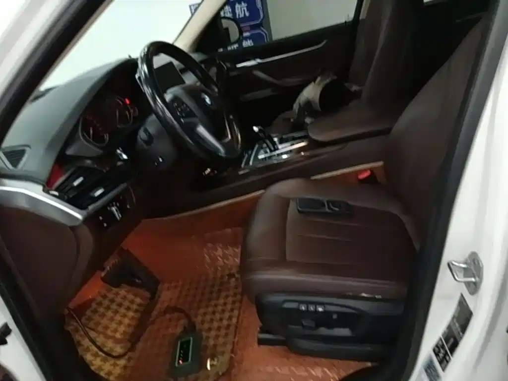 Photo 15 - BMW X5 (Import)