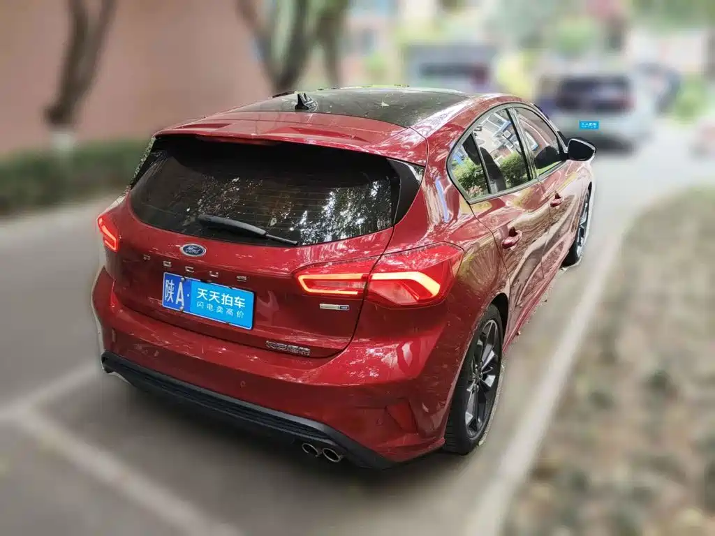 Ford Focus 2023 2022 Hatchback EcoBoost 180 Automatic ST Line