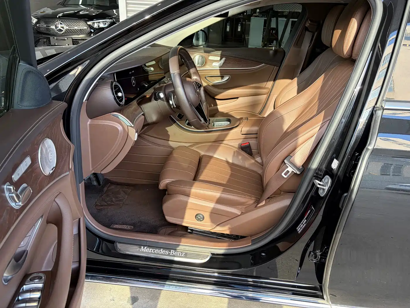 Mercedes-Benz E-Class 2022 E 300 L Luxury фото 11