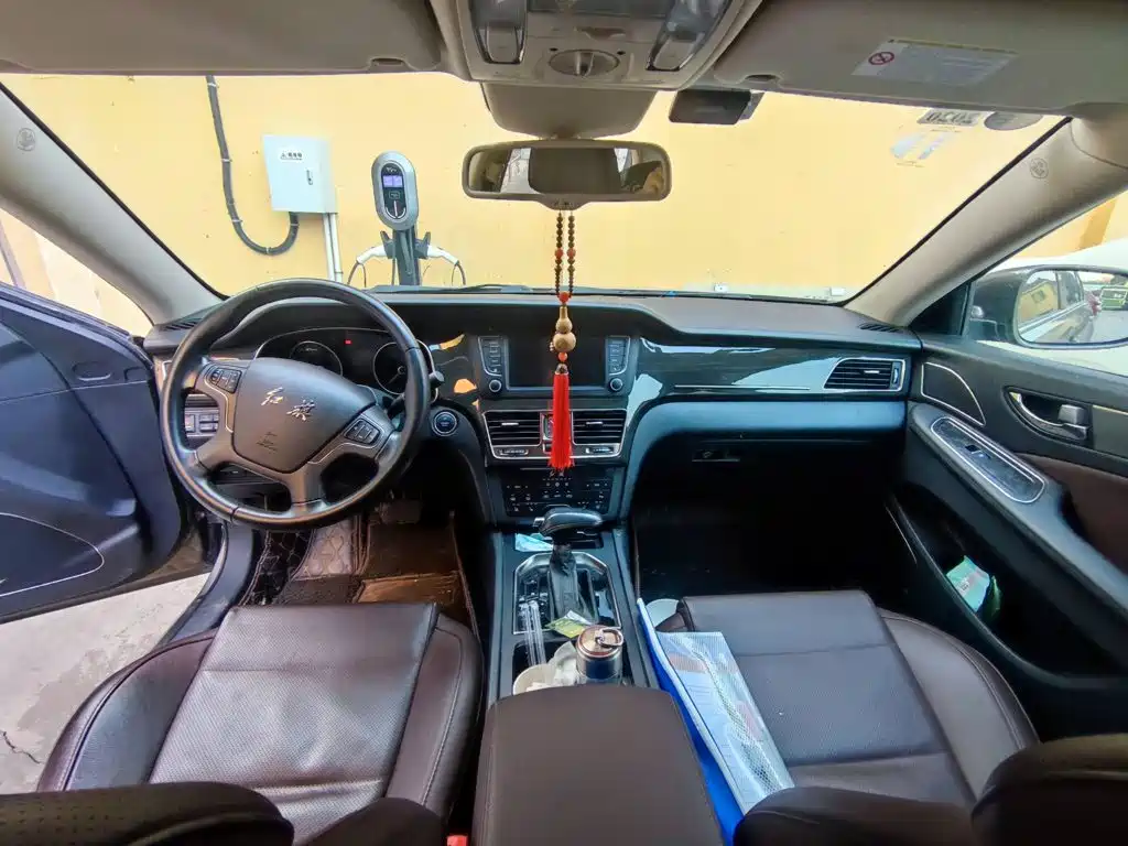 صورة 5 - Hongqi H7