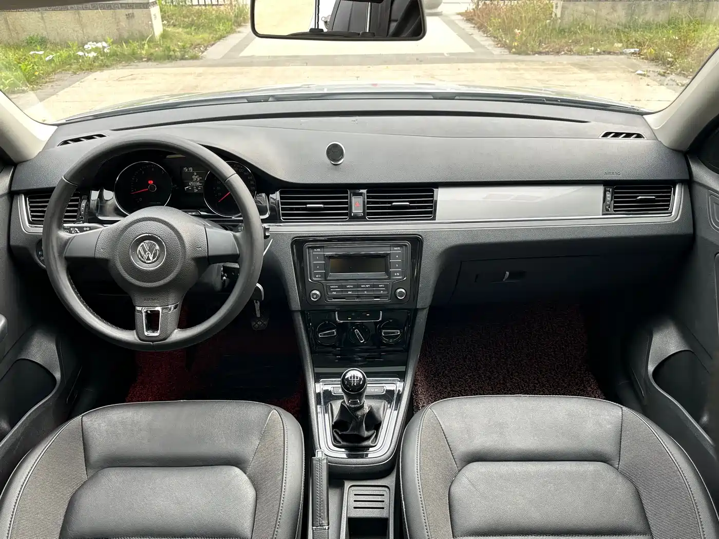 Volkswagen Bora 2014 1.6L Manual Comfort Edition фото 8