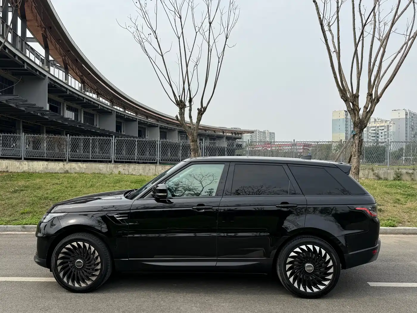 Land Rover Range Rover Sport 2019 3.0 SC V6 Special Edition фото 11