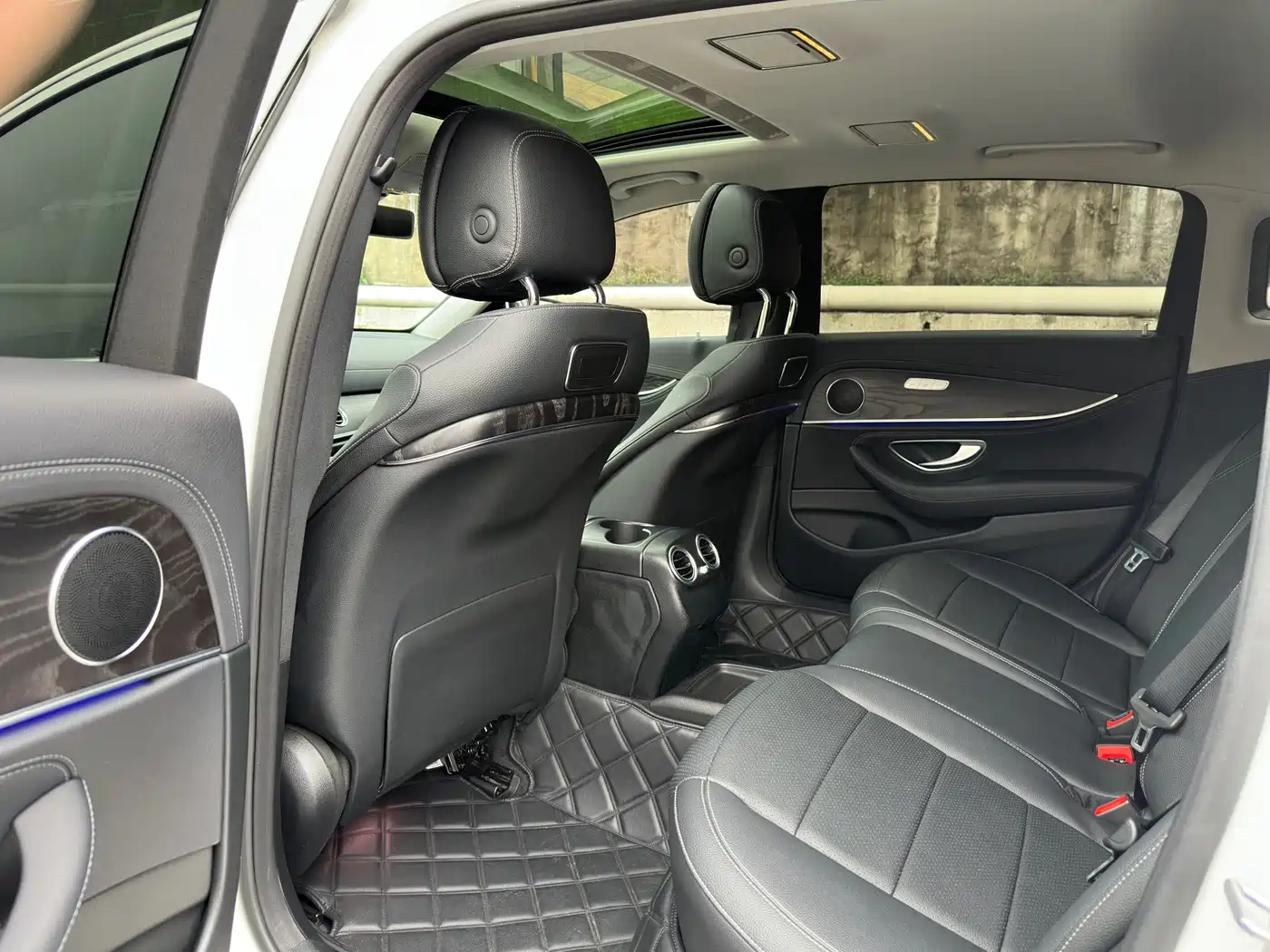 Mercedes-Benz E-Class 2016 E 200 L Sport Type фото 7