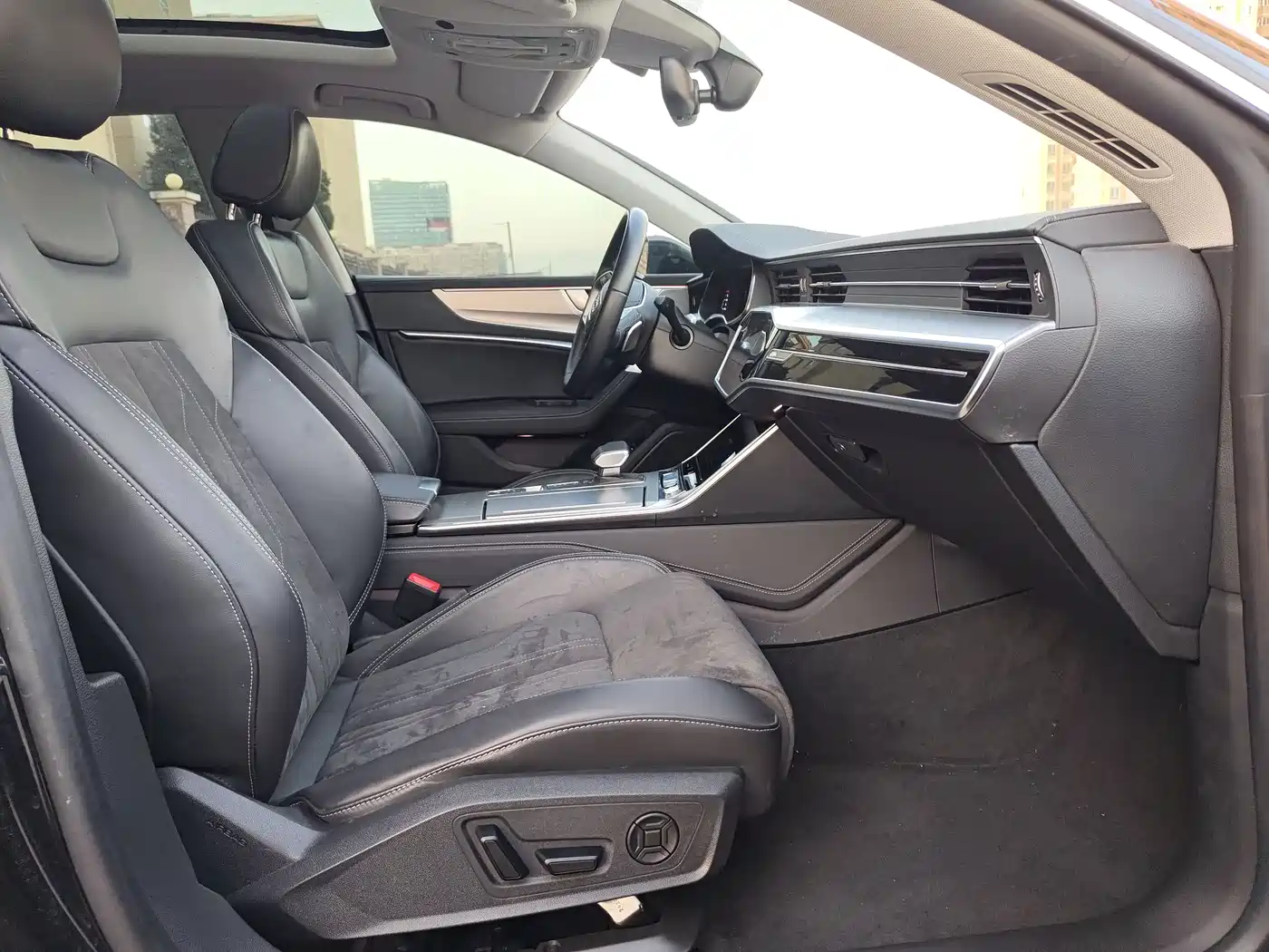 AUDI A7L