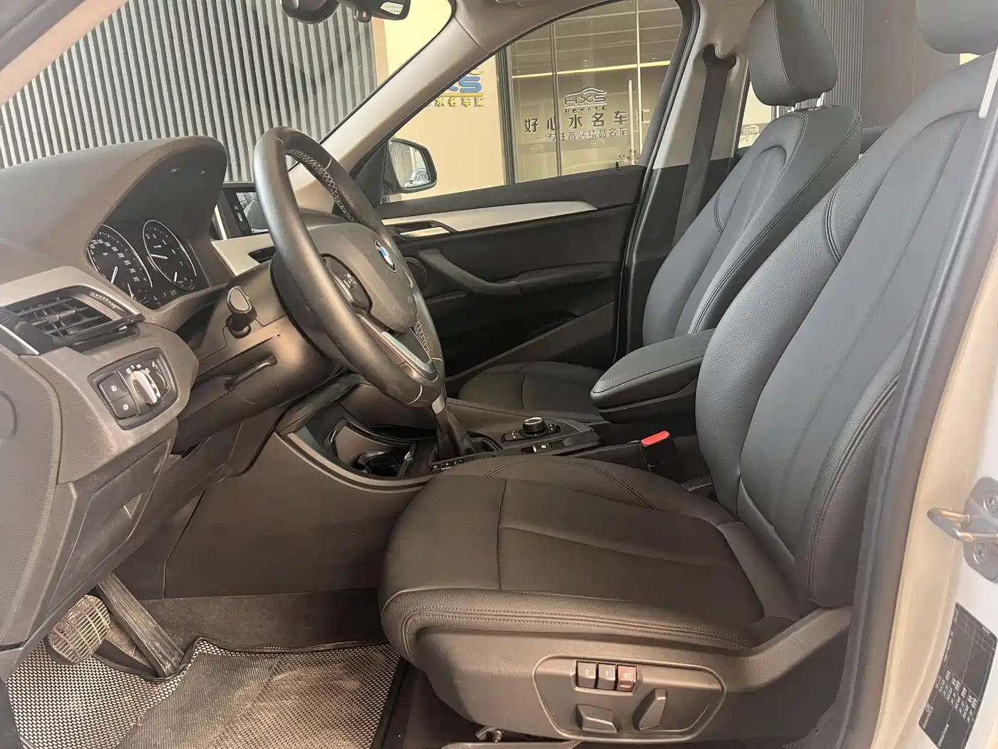 BMW X1 2019 sDrive20Li Leading Model фото 11