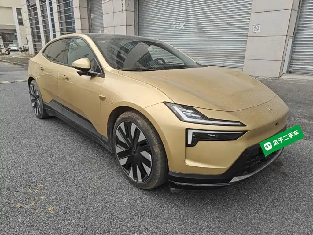 Polestar 4 2024 2024 Single Motor Standard Range PLUS Twin-Star Connected Edition