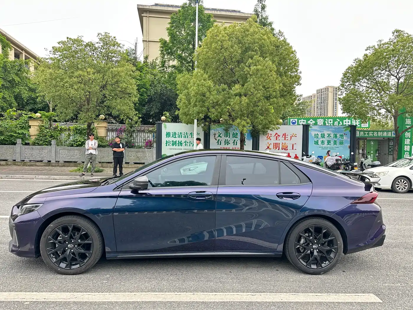 GAC Trumpchi Trumpchi Emkoo 2022 270T DCT J16 Galaxy Fighter Edition фото 3