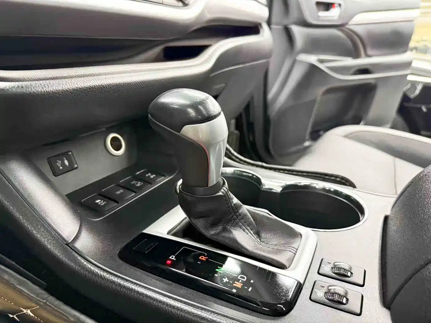 Toyota Highlander 2017 2.0T 4WD Premium 7-Seater фото 18