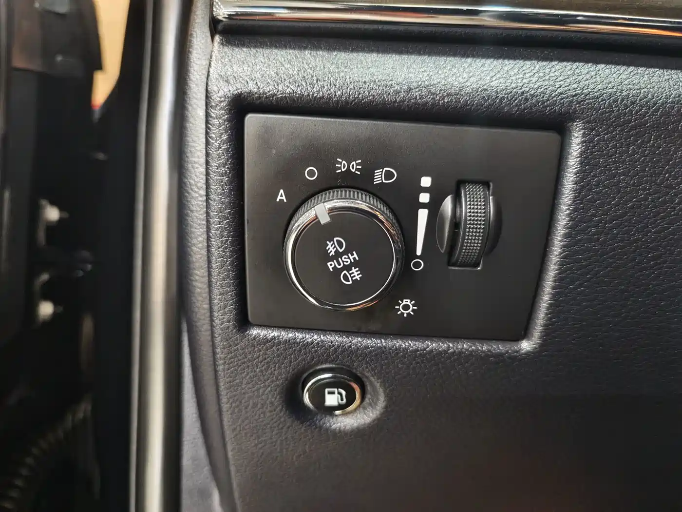 Jeep Grand Cherokee (Import) 2019 2017 3.6L Luxury Navigation Edition