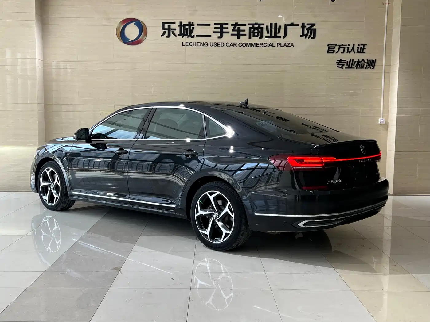 Volkswagen Passat 2024 380TSI Starlight Dragon Soaring Edition фото 19