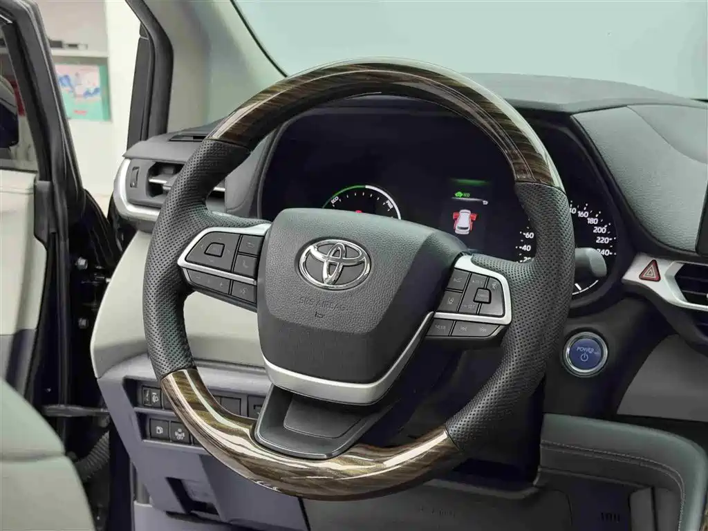 Toyota Sienna 2021 2.5L Hybrid Comfort Edition фото 12