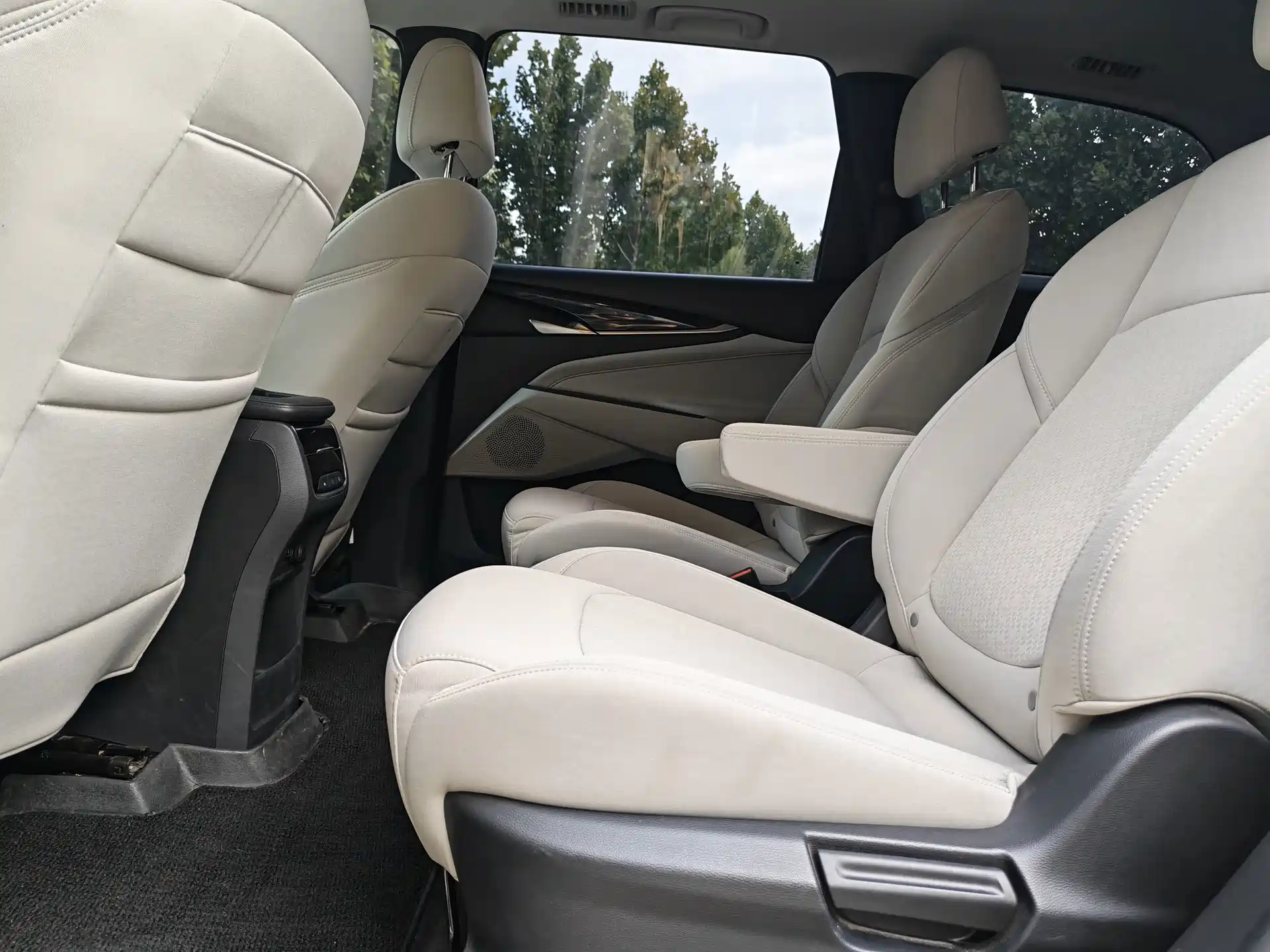 Photo 10 - Maxus Maxus G50
