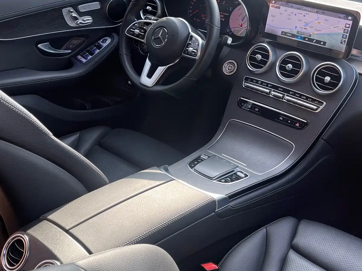 Mercedes-Benz GLC Coupe 2020 GLC 300 4MATIC Coupe SUV фото 6