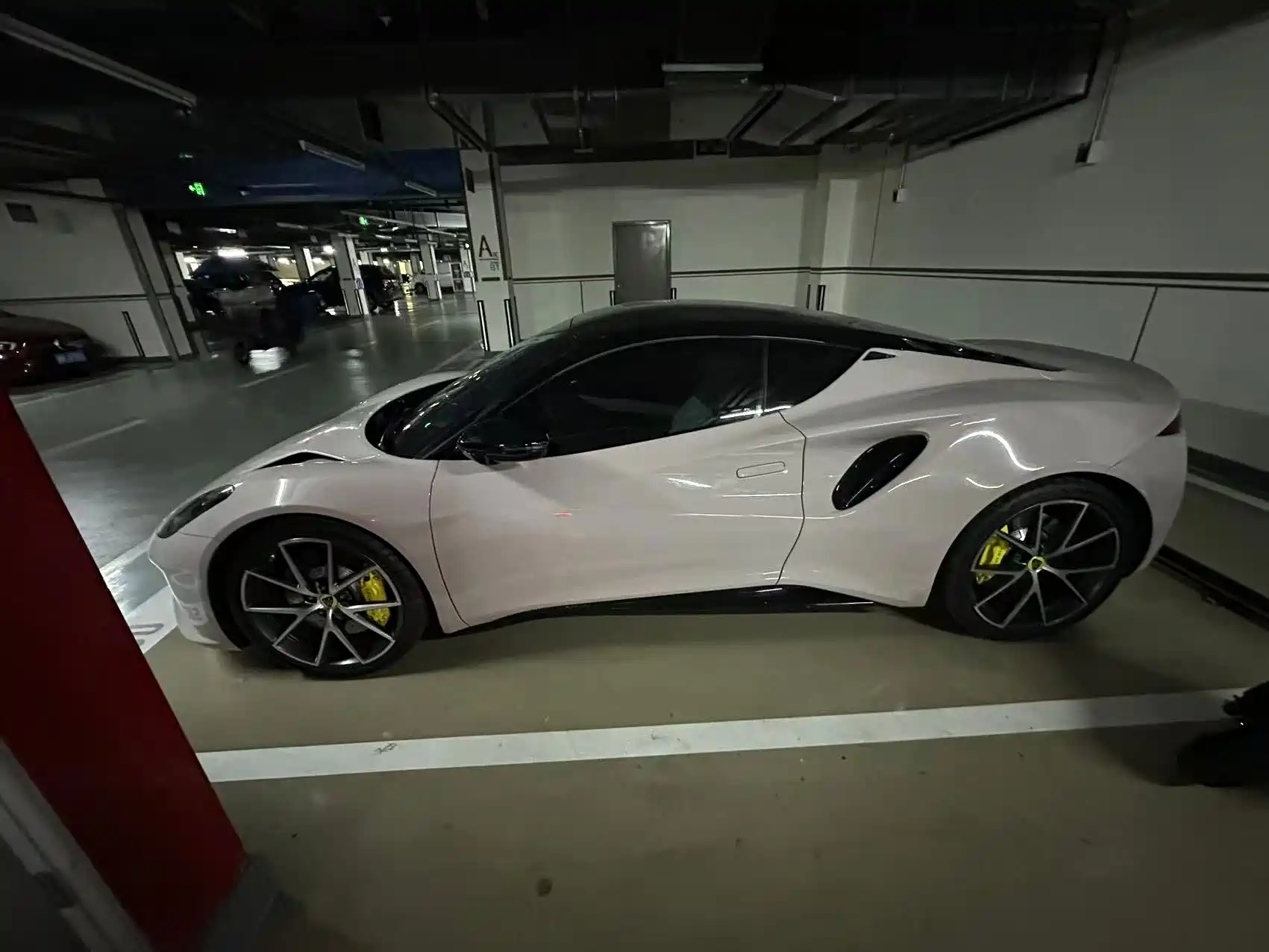 Photo 3 - Lotus EMIRA