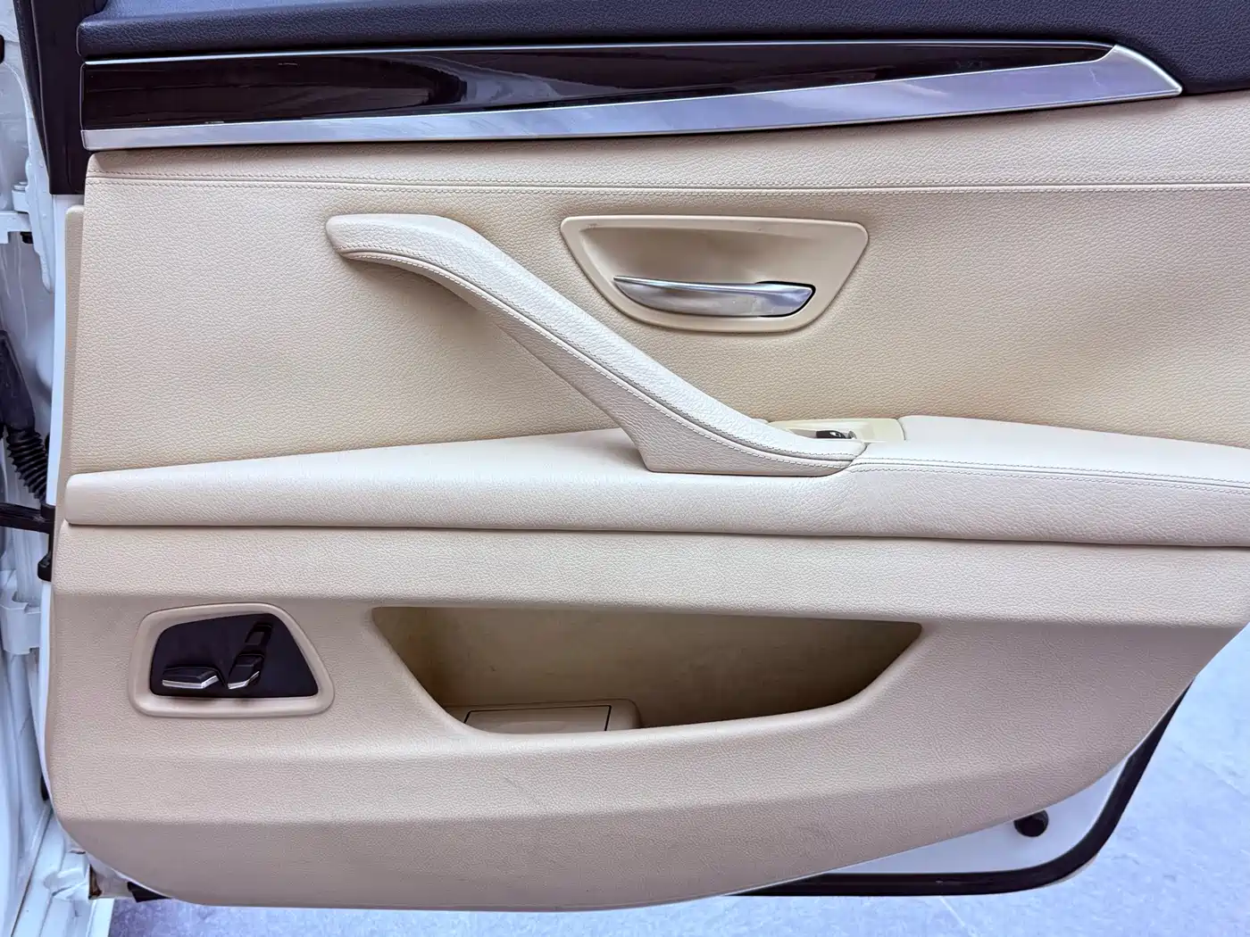 BMW 5 Series 2013 525Li Leadership фото 19