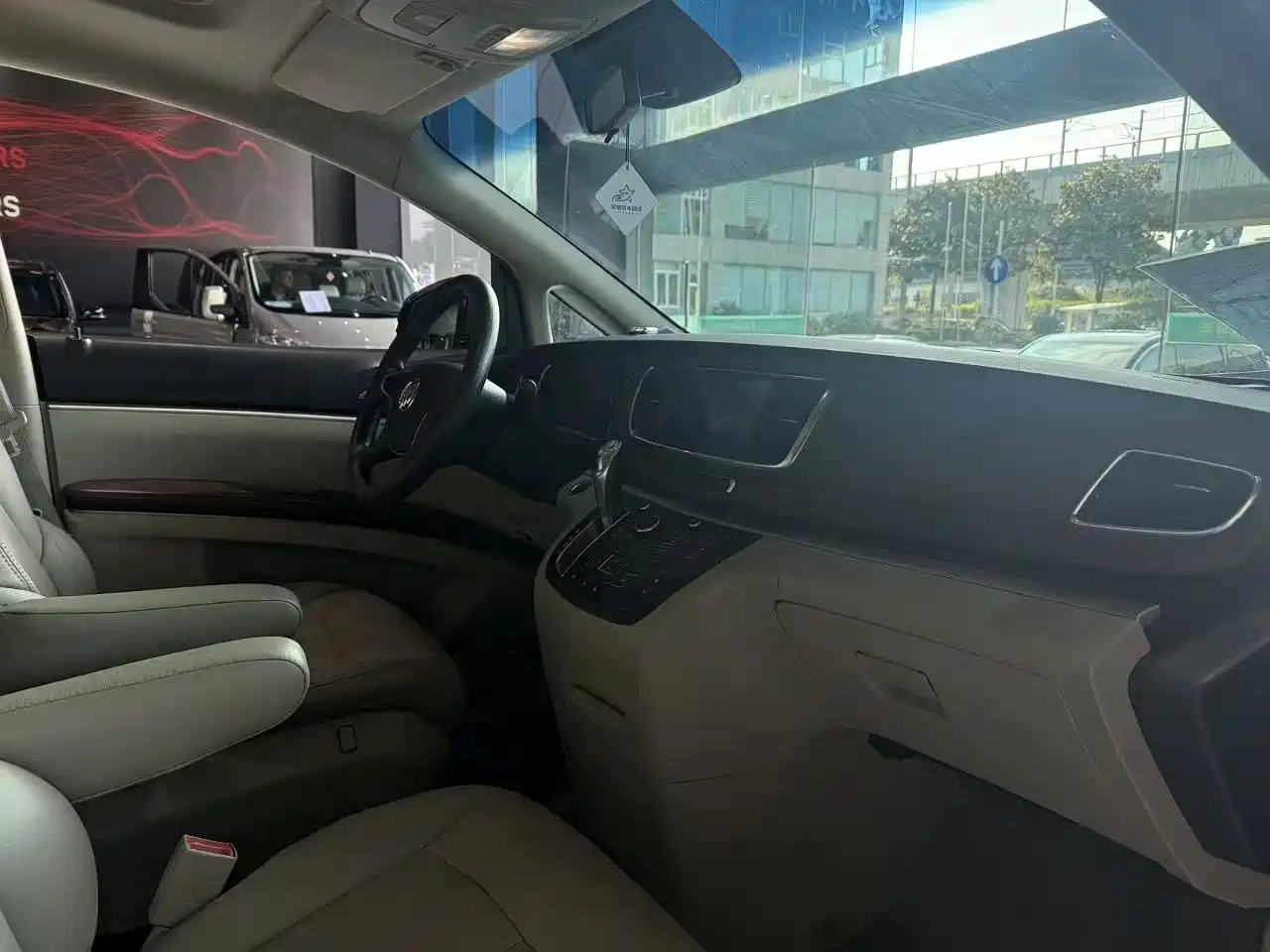 Buick GL8 2014 2.4L CT Luxury Business Comfort фото 10