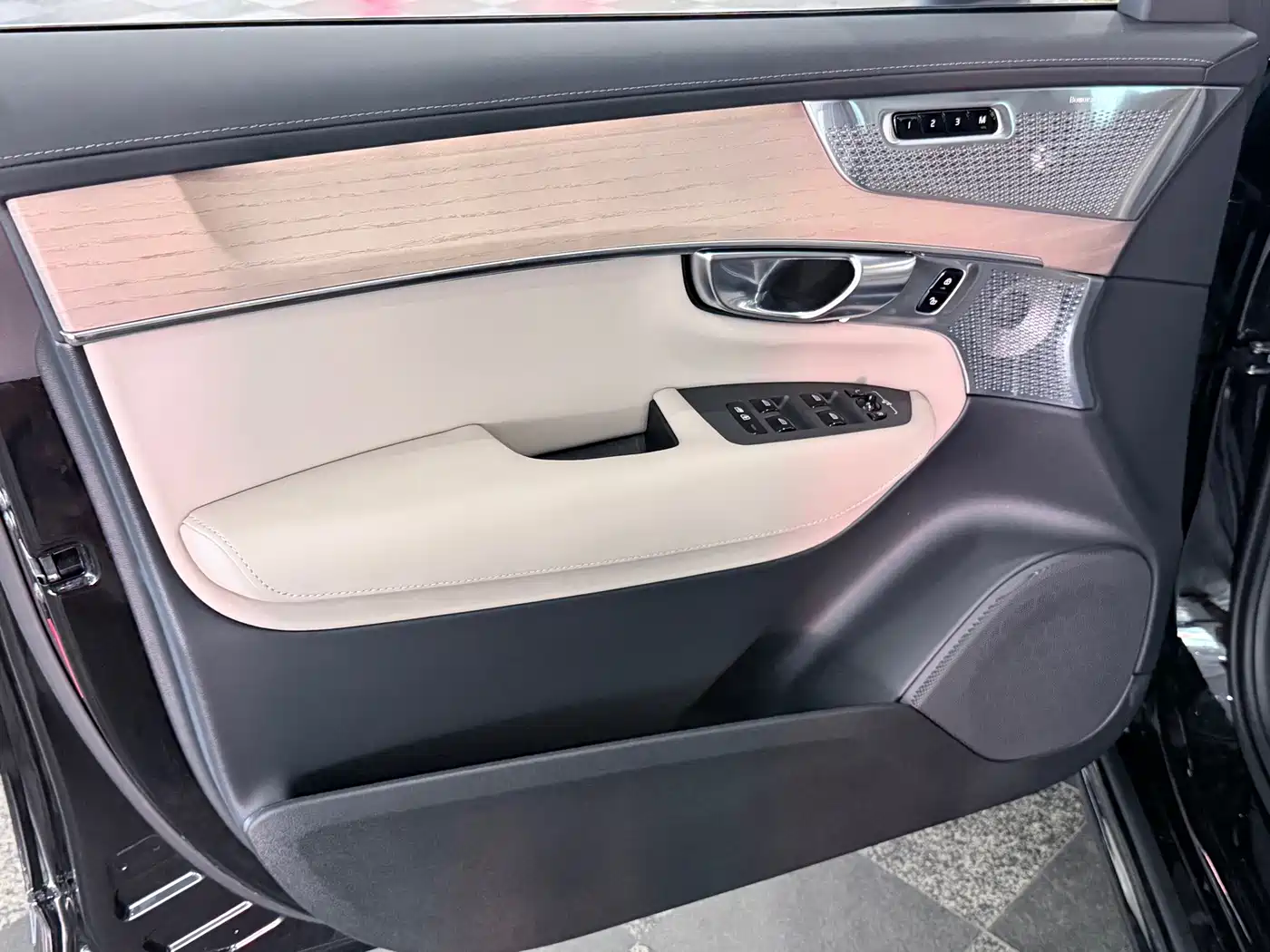 Volvo XC90 2025 2025 Facelift B6 Intelligent Luxury 6-Seater