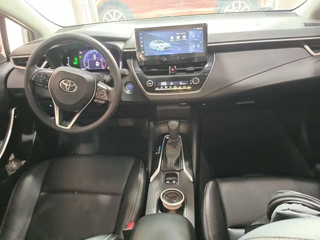 Photo 12 - Toyota Corolla