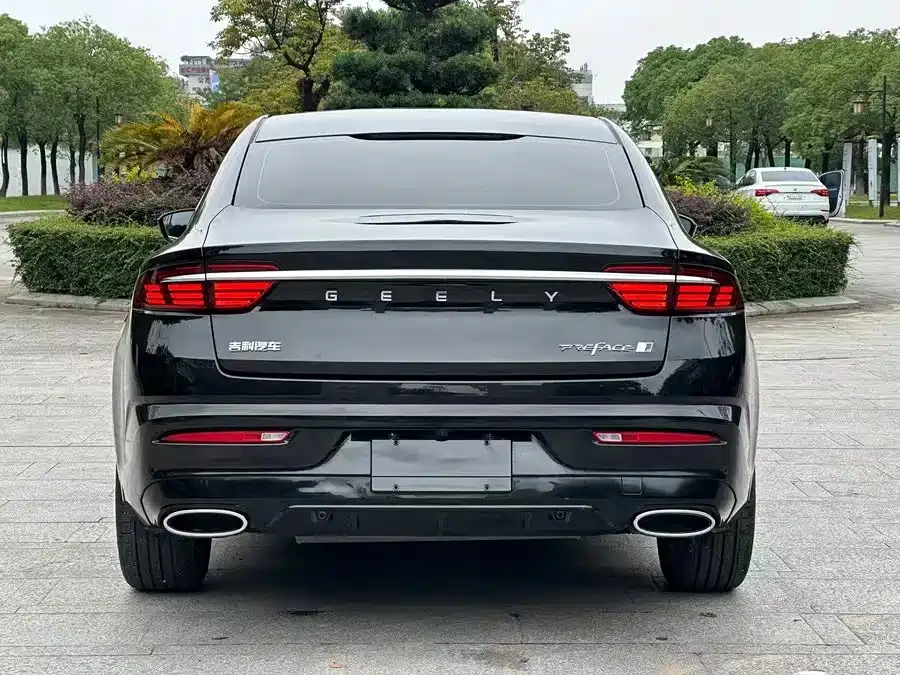 Фото 8 - Geely Preface
