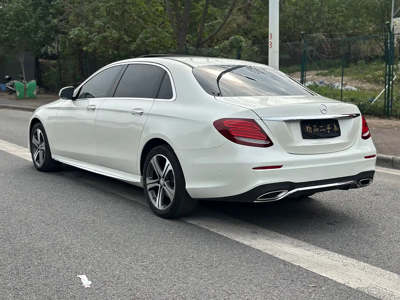 Mercedes-Benz E-Class 2016 E 200 L Sport Type фото 11