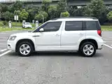 Photo 2 - Škoda Yeti