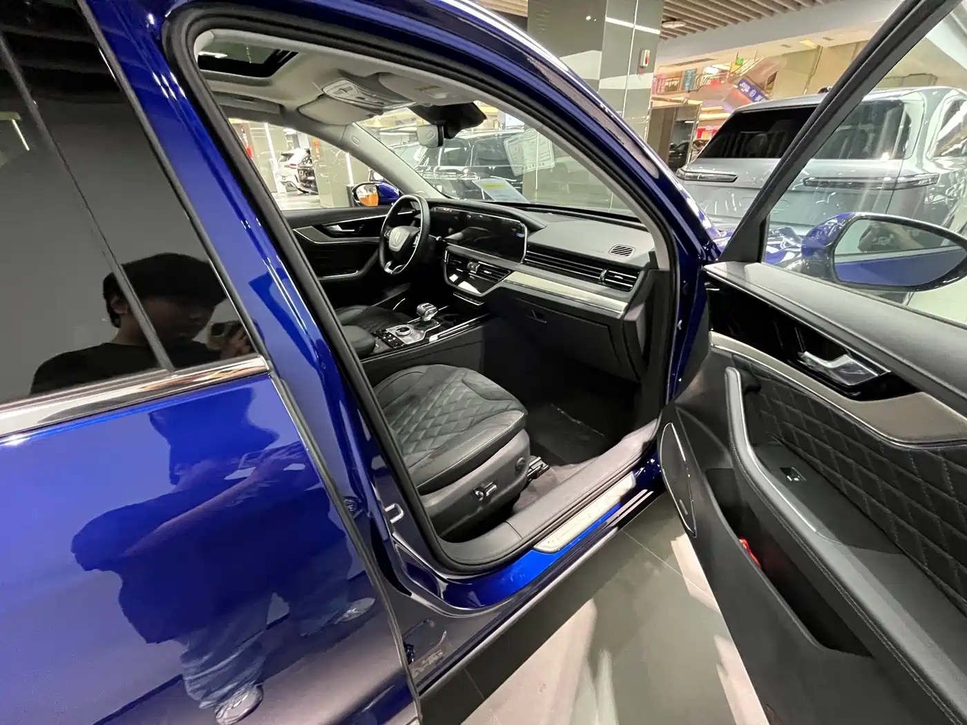 Photo 16 - Hongqi HS5