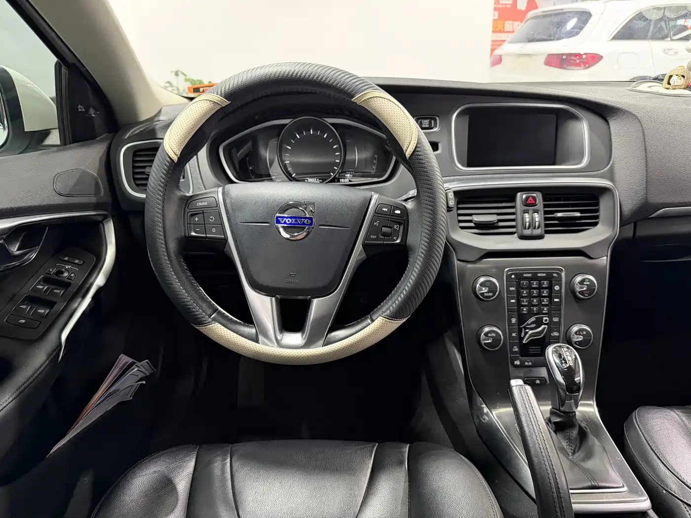 Volvo V40 2016 2016 T3 Elegance Edition