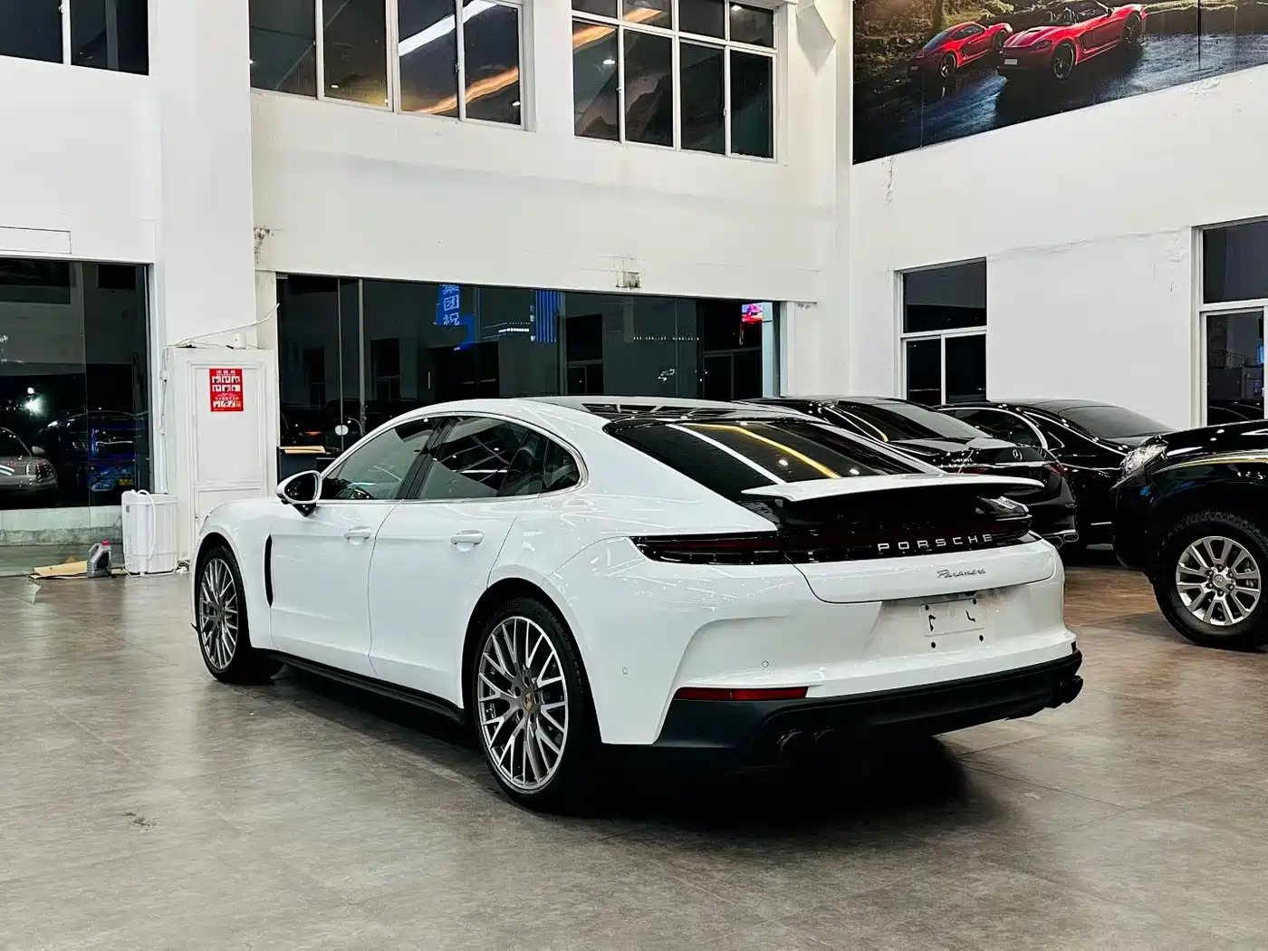 PORSCHE PANAMERA